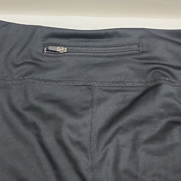 Express Compression Capri Workout Pants - Picture 3 of 6